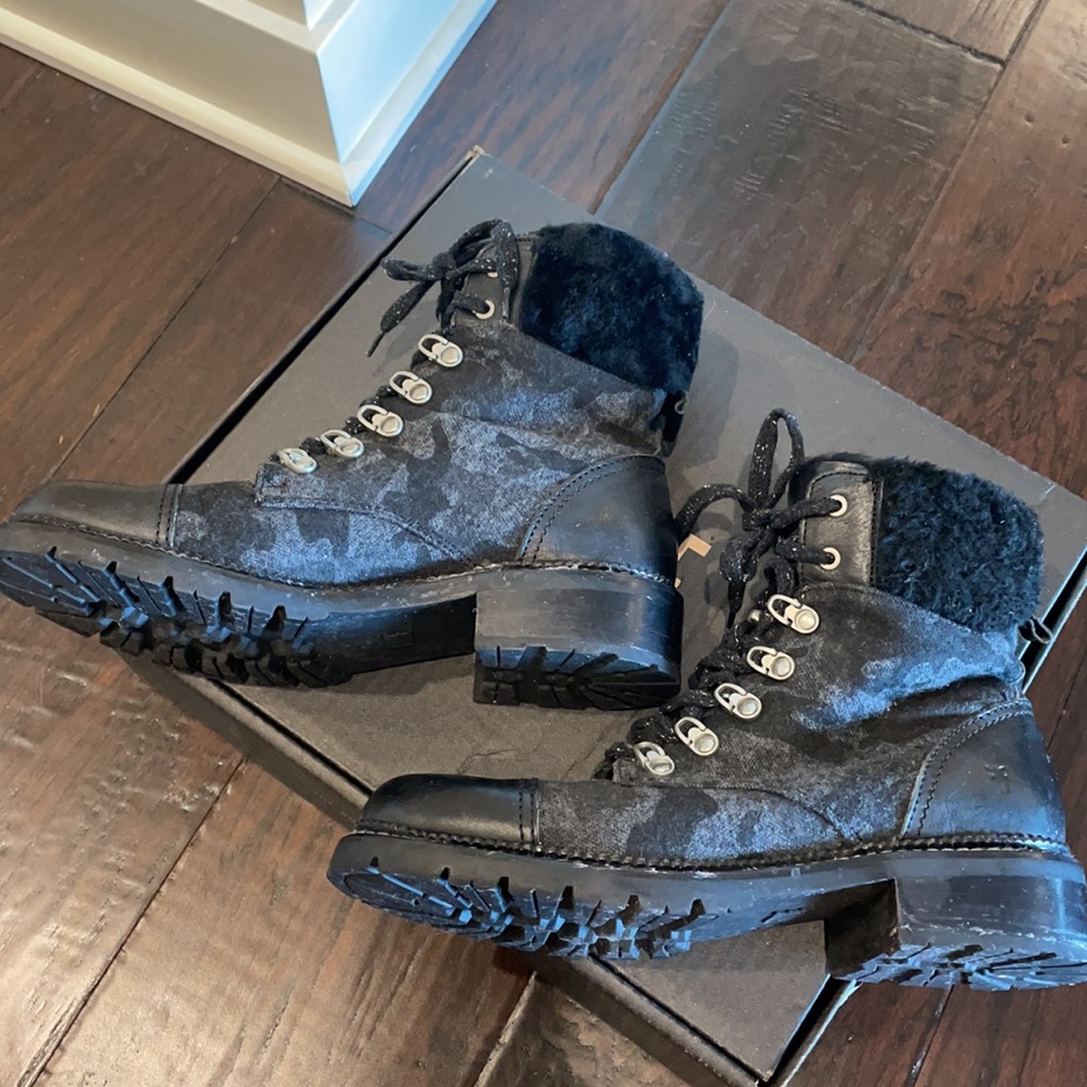 Worn once. Frye Samantha hiker in black camo - Picture 4 of 7